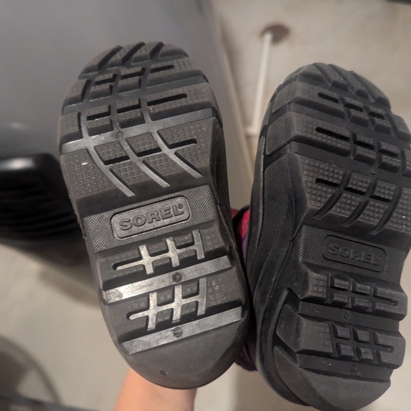 Disney Frozen Sorel Snow Boots - Size 10T - Picture 3 of 4